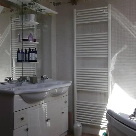 Σπίτι διακοπών Jolie Maison Avec Jardin - 2 Chambres *